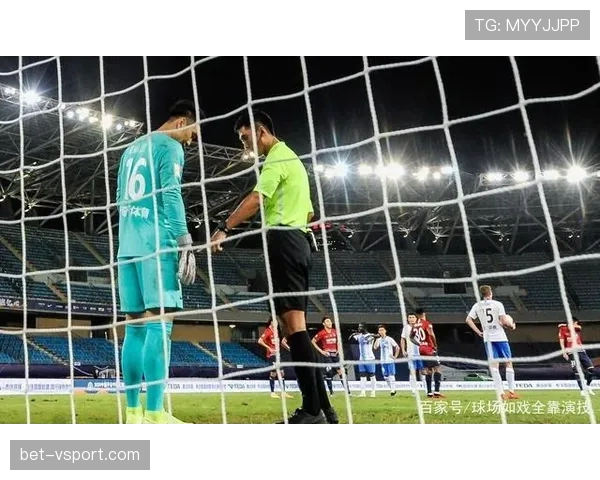 判罚争议的核心在于裁判判定标准与规则应用的合理性解析