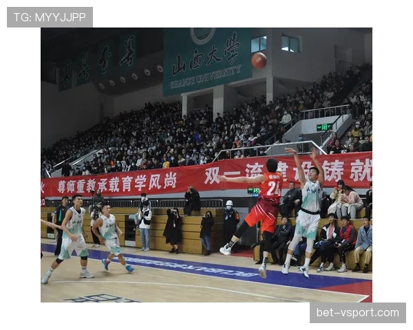 篮球赛中持球掩护规则的详细解析与合法性判断